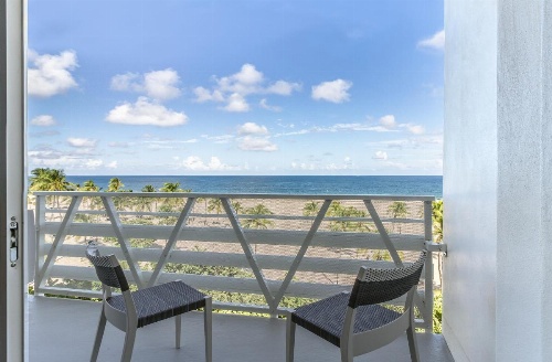 B Ocean Resort image 25